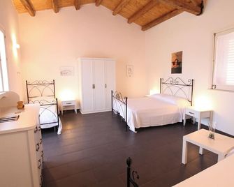 Reusia Holiday Home - Ragusa - Schlafzimmer