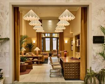 Pet-Friendly Stay + Pool & Bike Rentals - Savannah - Lounge