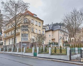 Akropolis Apart Hotel - Karlsbad - Gebouw