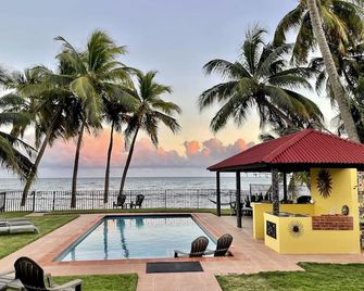 Boutique gated, beachfront private home with pool. Top rated Puerto Rico rental! - Patillas - Pool