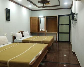 Hiriz Hotel Dollar - Bhuj