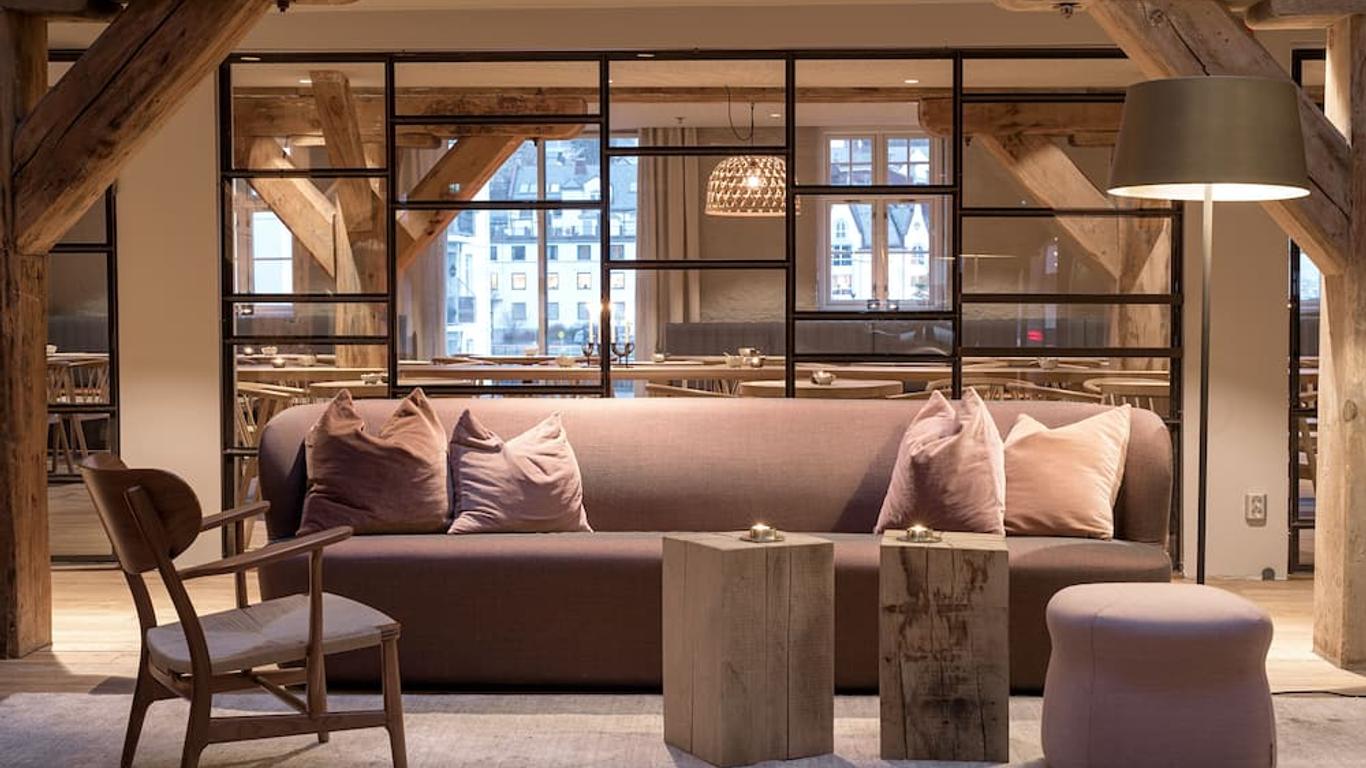 Hotel Brosundet, an Ascend Collection Hotel