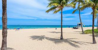 Sky Islands Hotel - Fort Lauderdale - Beach