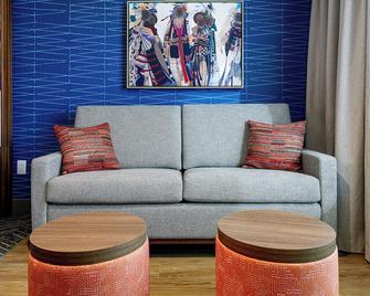 Okana Resort And Indoor Waterpark - Oklahoma City - Living room