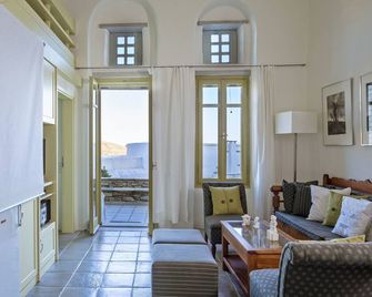 Crossroads Inn Traditional Lodging - Tripotamos - Sala de estar