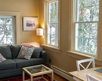 Artist Studio - Stowe - Living room