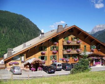 Hotel Belalp - Châtel - Building