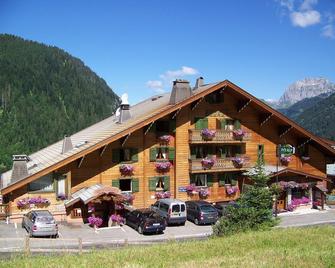 Hôtel Belalp - Châtel - Edificio
