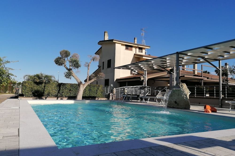 Bed & Breakfast Giardini Di Marzo - לצ'ה - בריכה