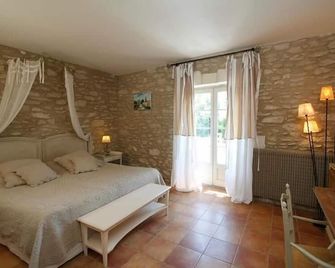 Mas des Carassins - Saint-Rémy-de-Provence - Soverom