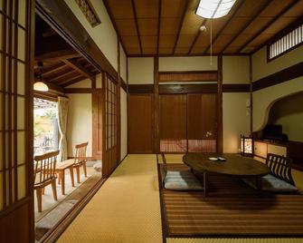 Oyado Kaikatei Ryokan - Yufu - Dining room