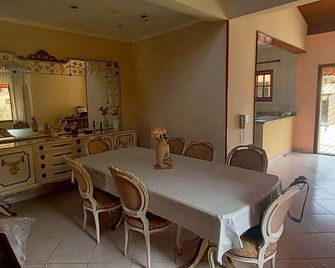 Incrivel casa a 280 m do mar em Peruibe SP - Peruibe - Comedor