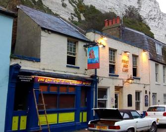 Dover Adventure Backpackers - Dover - Gebäude