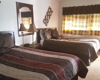 Sonoma Lodge - Bend - Bedroom