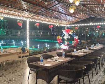 The Mystique Garden Resort - Dhanbād - Restaurante