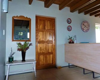 27 Hilltops - Knysna - Front desk