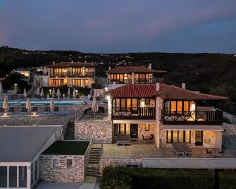 Karavia Lux Inn - Afissos - Building