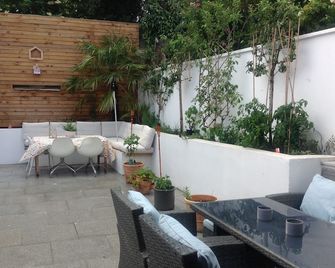 Family home in Dublin - דבלין - פטיו