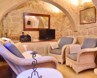 House with garden, terrace & barbeque | Near Rotunda of Xewkija - Xewkija - Living room