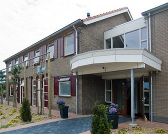 Hotel Dolores - Ameland - Gebäude