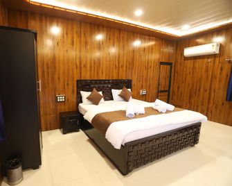 Far Out Field Resort Mount Abu - Mount Abu - Habitación