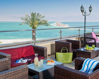 מלון לאונרדו פלאזה ים המלח - נווה זוהר - מרפסת