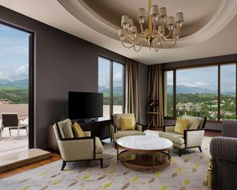 هيلتون دوشانبيه - دوشانبي - غرفة معيشة