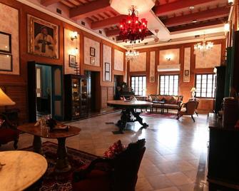 Bari Kothi Heritage Hotel - Baharampur - Lobby