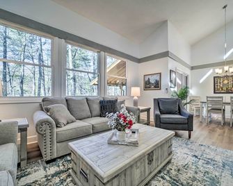 Sapphire Home with Grill and Pool Access - Sapphire - Sala de estar