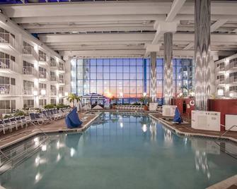 Princess Royale Oceanfront Resort - Ocean City - Pool