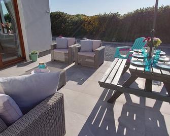 Luxurious and Spacious 5 Bedroom House in Doolin. 3250 Square ft\t. - Lisdoonvarna - Balcony