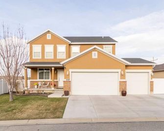 3-bedroom house in tranquil West Valley with AC, WiFi - West Jordan - Building