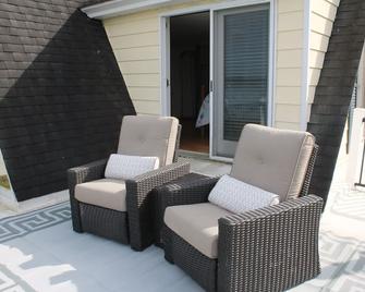 Crabby Casa; Waterfront with pool and dock on the Choptank River in Cambridge MD - Cambridge - Patio