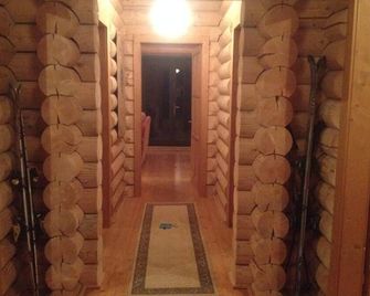 Chalet Roody Rondin à Rochesson, Chaleureuse et Authentic Chalet en Rondin - Rochesson - Couloir