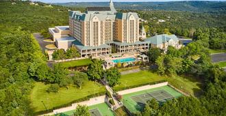 Chateau On The Lake Resort Spa And Convention Center - Branson - Bangunan