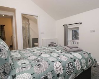Apple Tree Barn, Family Friendly, With Hot Tub In Dalton-In-Furness - Dalton-in-Furness - Bedroom