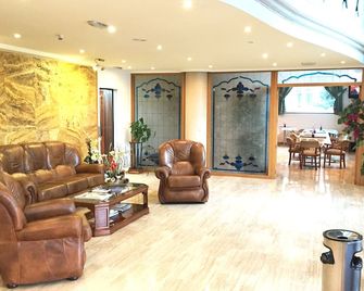 Hotel Nueva Plaza - Maliaño - Lobby