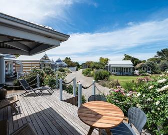 Beach Huts Middleton - Port Elliot - Patio