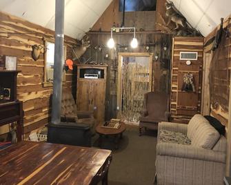Hickory Hill Cabins & RV site in Alread - Clinton - Sala de estar
