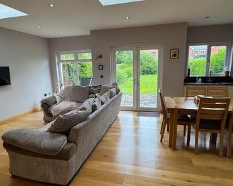 ️Spacious Family Home in Belfast - Belfast - Living room