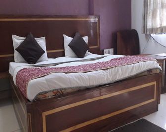 OYO 30571 Hotel Suri International - Jagdalpur - Camera da letto