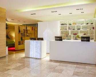 Fiesta Inn Centro Historico - Mexico City - Front desk