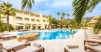 Hotel Corsica - Calvi - Pool