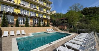 Aida Guest House - Sochi - Piscina