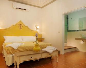 Palazzo Mari suite & rooms b&b - Montevarchi - Bedroom