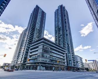 The Benetton Suite - Square One 1 Br + Den + 1 Parking - Mississauga - Building