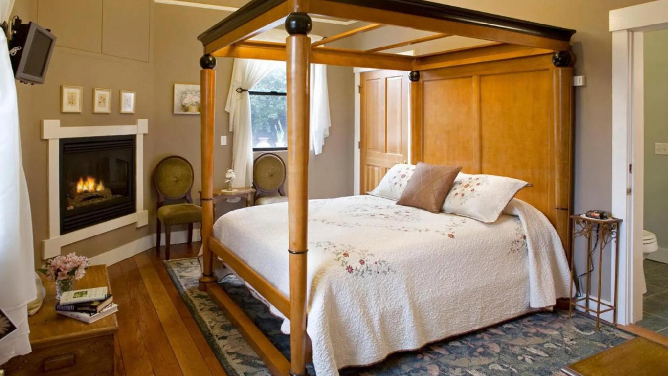 Flora Vista Inn