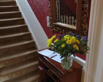 論點西區賓館 - 埃爾金 - 階梯