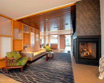 Fairfield Inn & Suites by Marriott Duluth Waterfront - Duluth - Reception