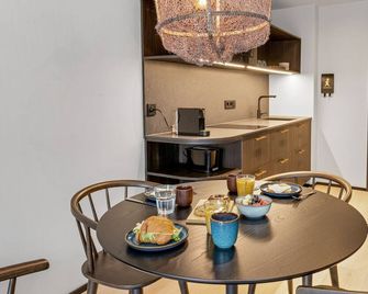 Strand Hotel Apartments - Hafnarfjörður - Essbereich
